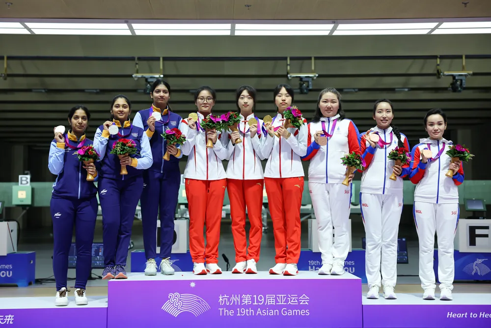 Các VĐV thắng Vàng - Bạc và Đồng nội dung 10m súng trường hơi đồng đội nữ Các VĐV thắng Vàng - Bạc và Đồng nội dung 10m súng trường hơi đồng đội nữ