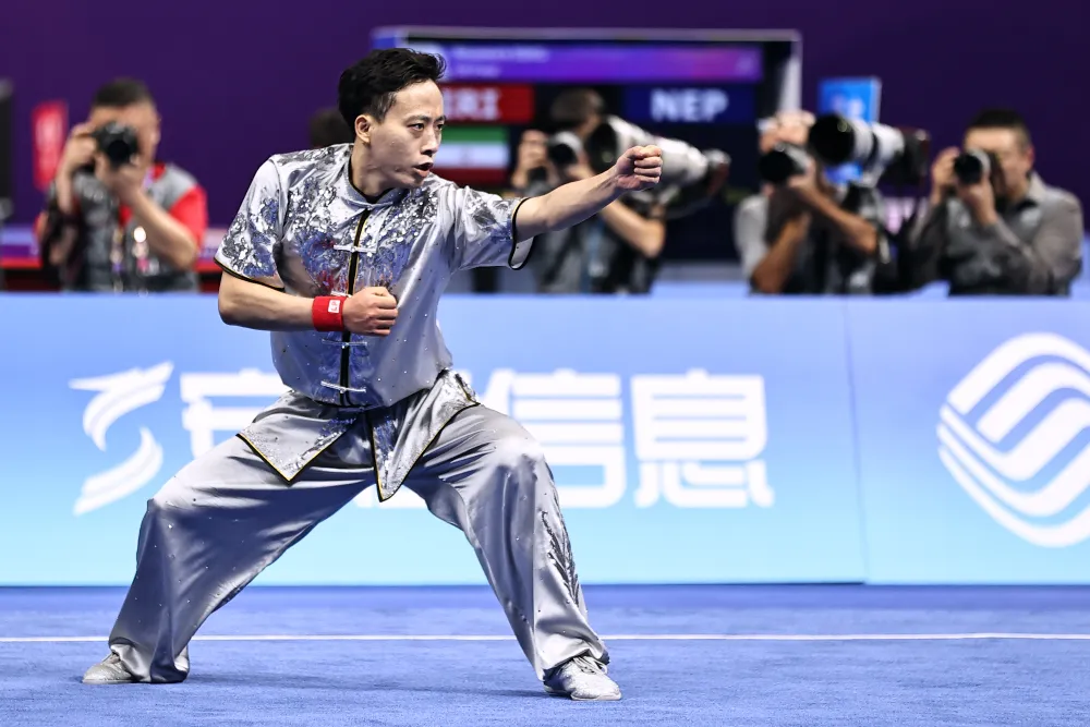 Màn trình diễn đậm chất kung fu của Sun Màn trình diễn đậm chất kung fu của Sun