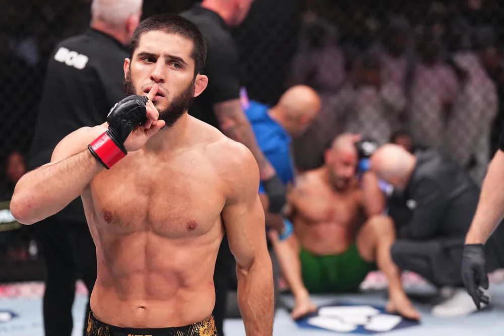 Makhachev có trận thắng thứ 13 liên tiếp ở UFC Makhachev có trận thắng thứ 13 liên tiếp ở UFC