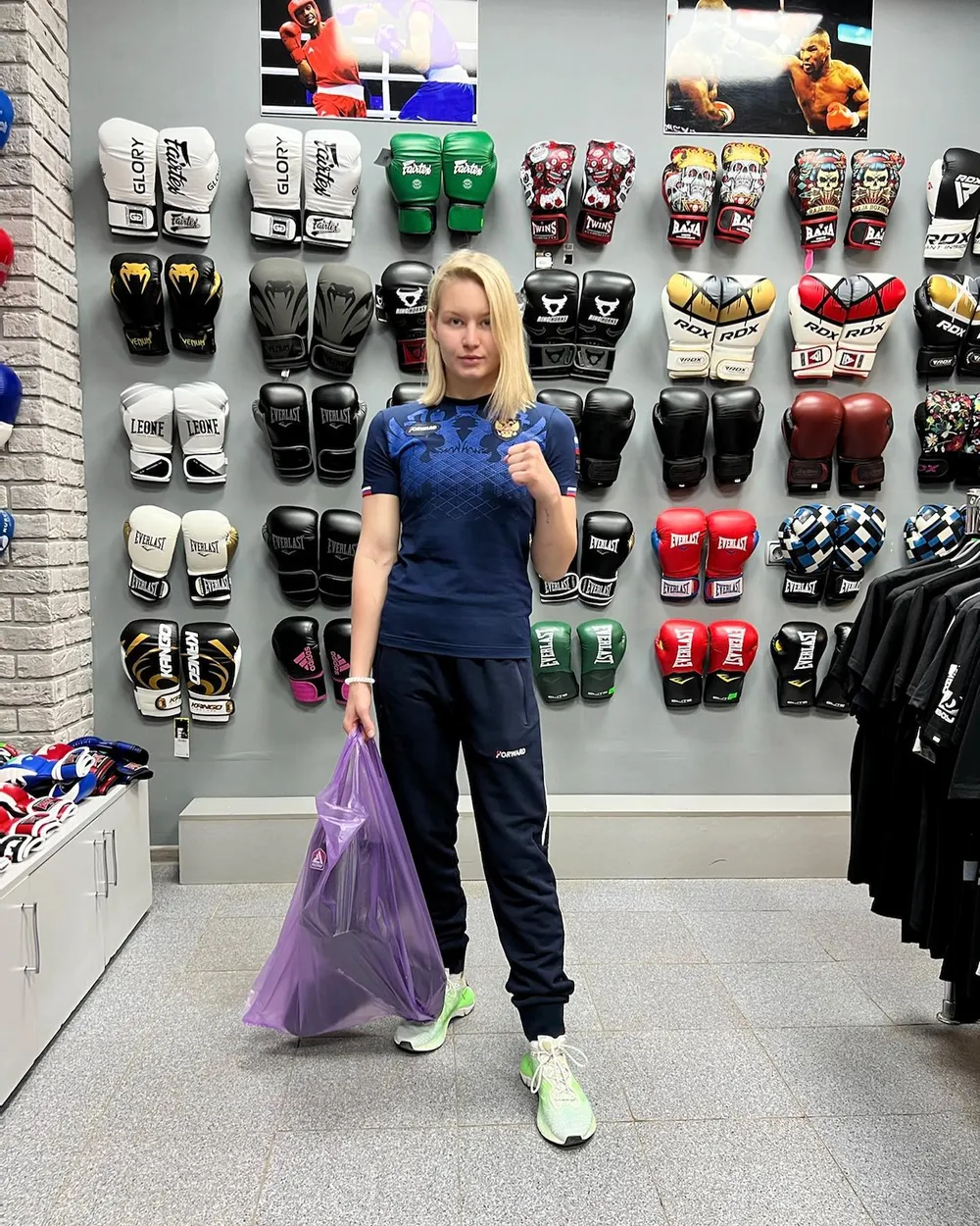 Dukadova bắt đầu với MMA từ kick-boxing Dukadova bắt đầu với MMA từ kick-boxing