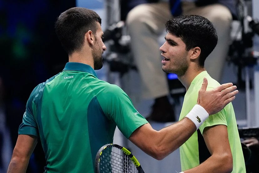 Alcaraz được Djokovic an ủi sau thất bại