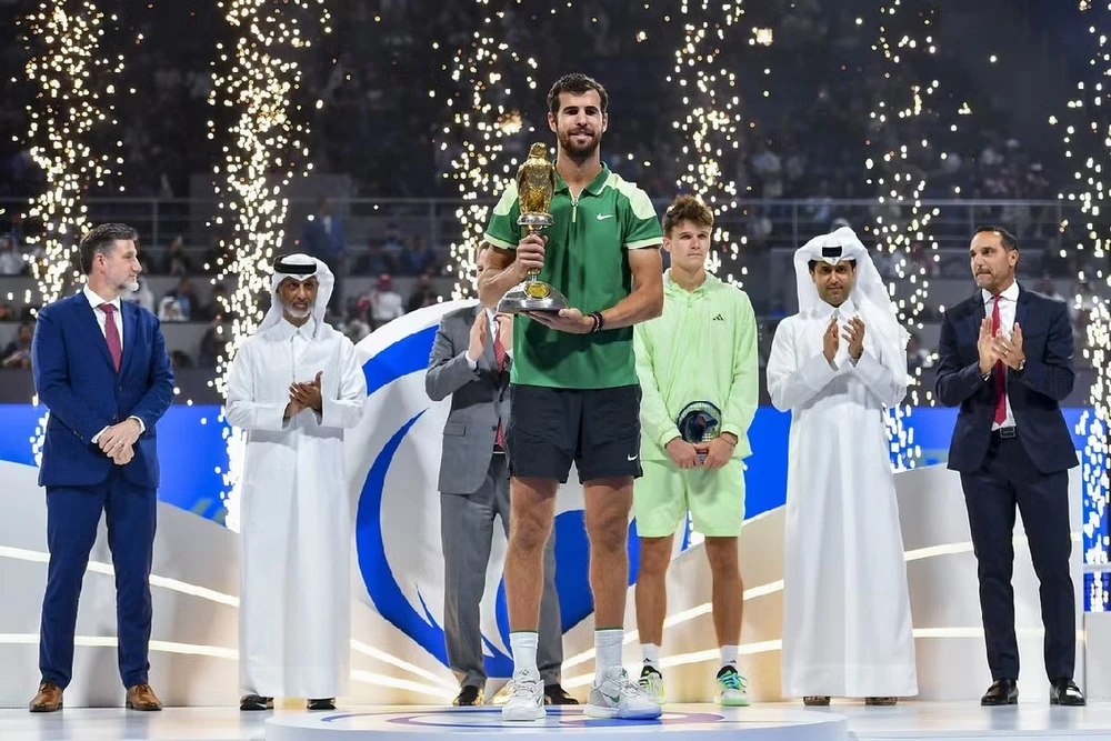 Khachanov giành danh hiệu thứ 6 trong sự nghiệp