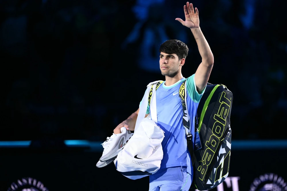 ATP Finals: Carlos Alcaraz bị bệnh, kiệt sức cả về tâm lý, để thua trận đấu  mở màn | CHUYÊN TRANG THỂ THAO