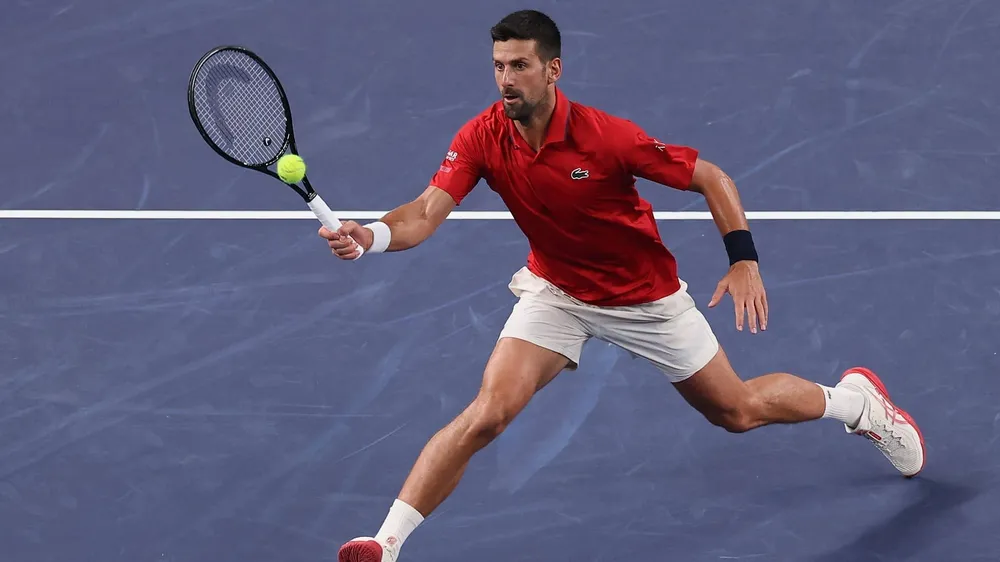 Djokovic thể hiện màn trình diễn kiên cường
