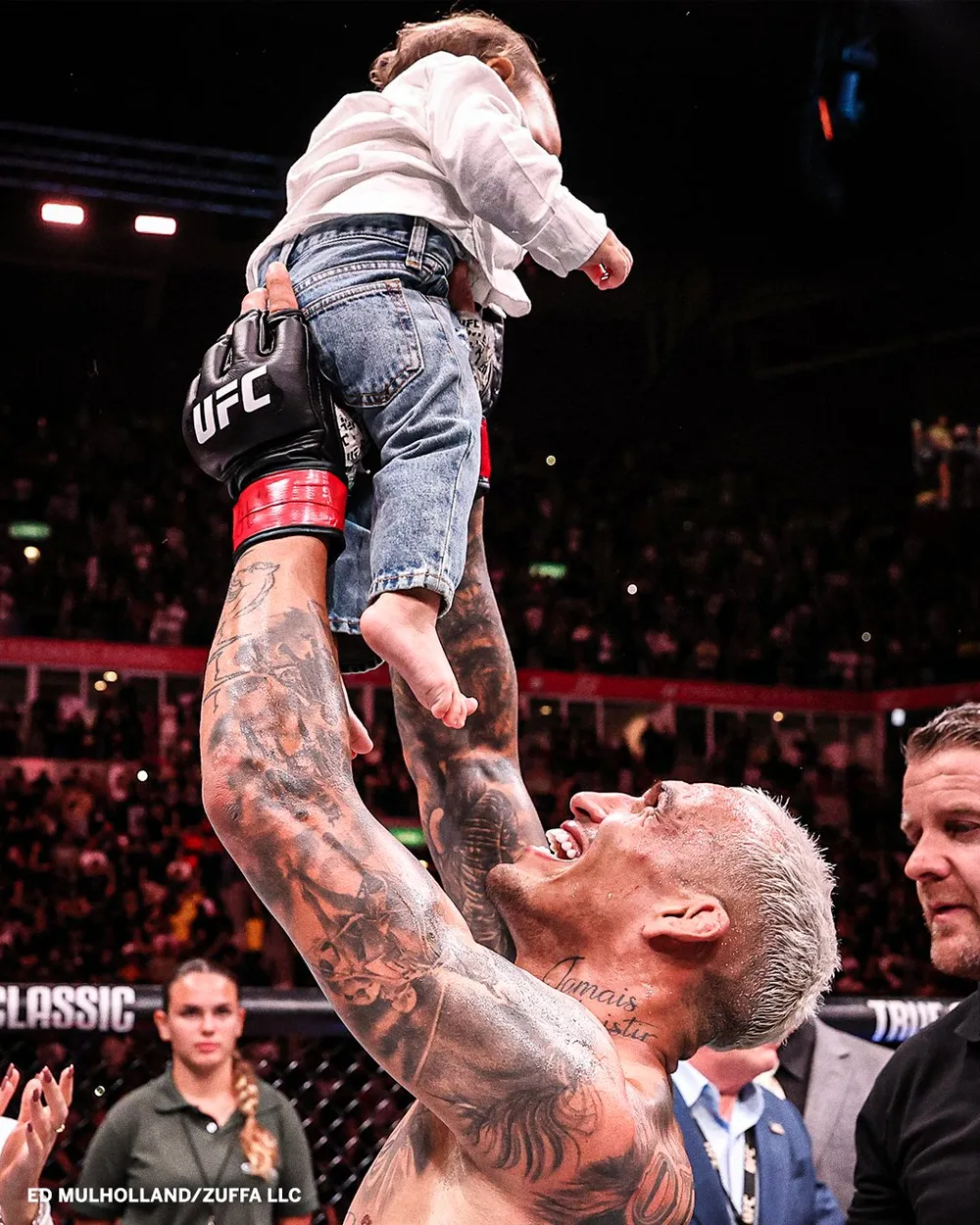 Oliveira vs Gamrot 03.jpg