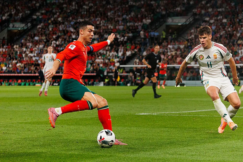 Ronaldo trong trận đấu với Hungary