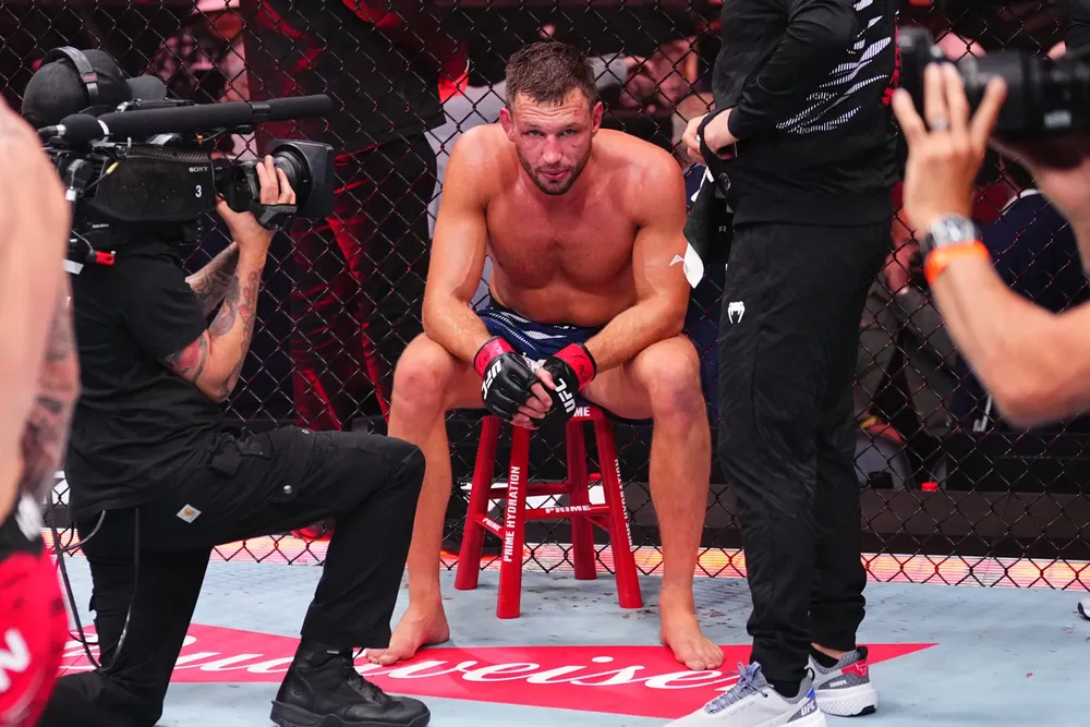 Gương mặt thẫn thờ của De Ridder sau khi bỏ cuộc