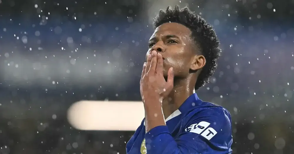 Estevao trong trận thắng Ajax