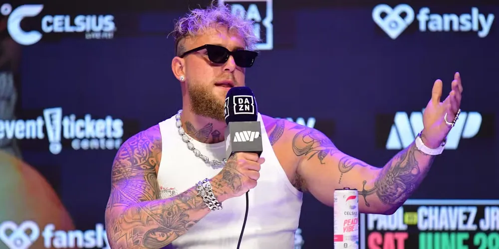 Jake đang tìm đối thủ thay thế Davis