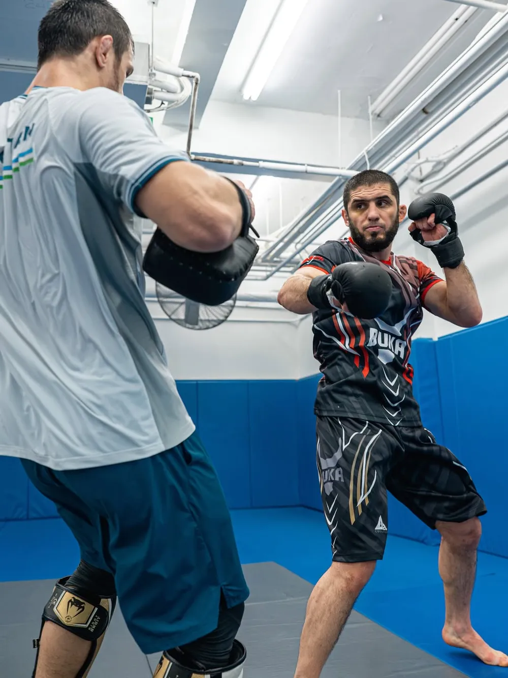 Makhachev ráo riết chuẩn bị