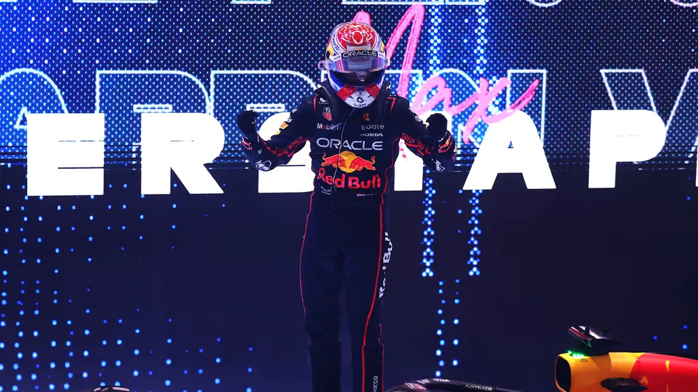 Verstappen bất ngờ lên ngôi ở Qatar