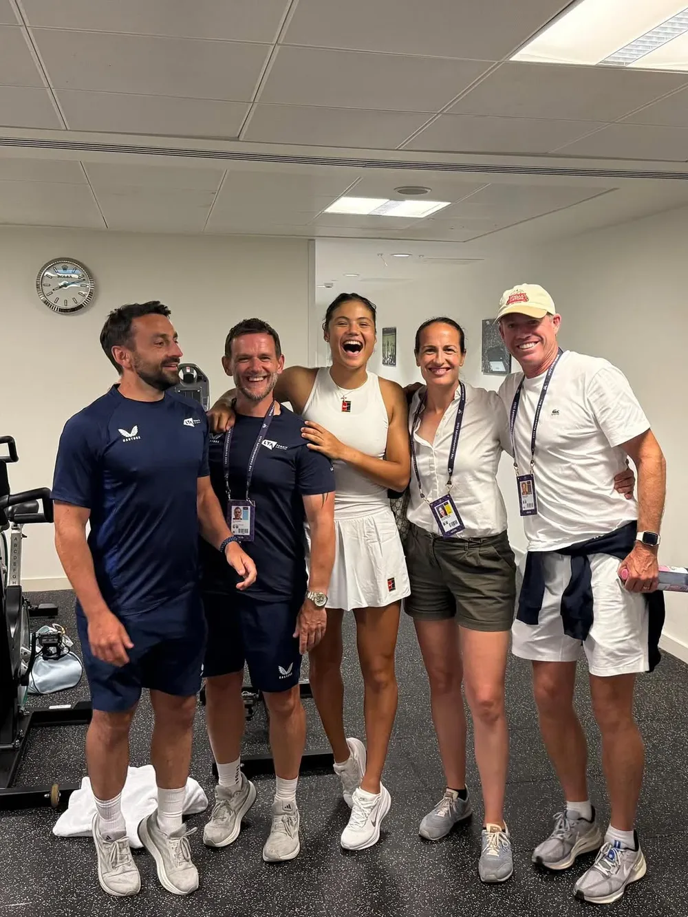 Raducanu và đội hỗ trợ