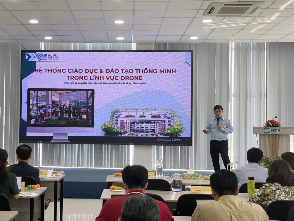 Quang cảnh hội thảo tempImageAMnMju.jpg