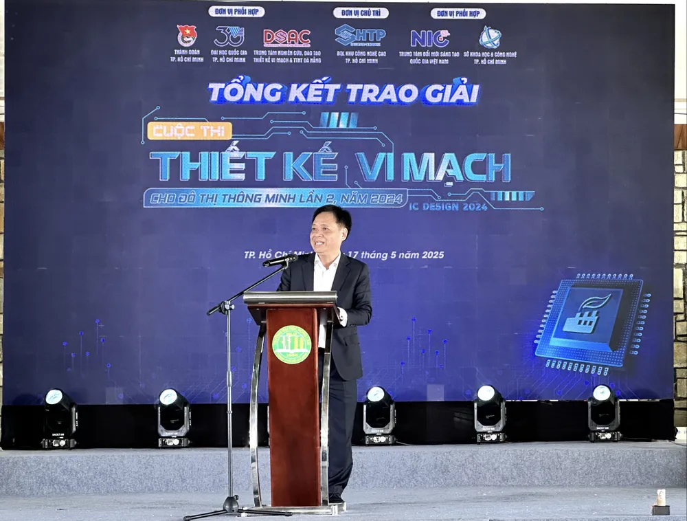 PGS.TS Lê Quốc Cường, Phó trưởng Ban quản lý khu công nghệ cao TPHCM phát biểu tại lễ tổng kết Sếp Cường.jpg