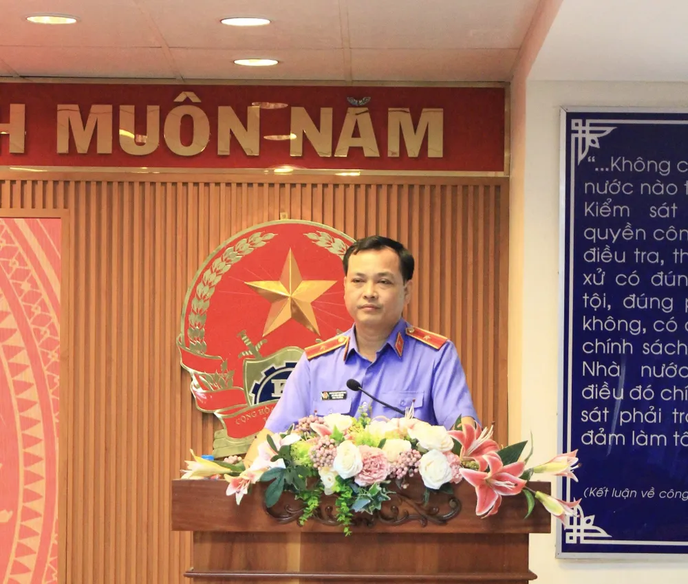 Đồng chí Lê Văn Đông, Viện trưởng VKSND TPHCM phát biểu khai mạc hội nghị IMG_0203 2.jpg