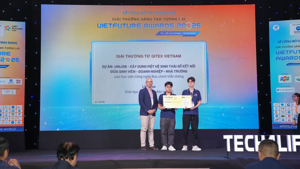 GITEX Vietnam lựa chọn và trao giải thưởng phụ cho 3 dự án xuất sắc DSC00987.jpg