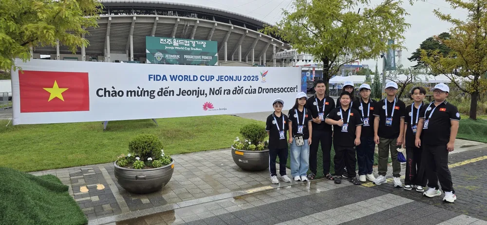 Đội tuyển Drone Soccer Việt Nam – HDFPV gồm các bạn trẻ đến từ các trường THCS tại TPHCM tham gia IMG_2549.JPG