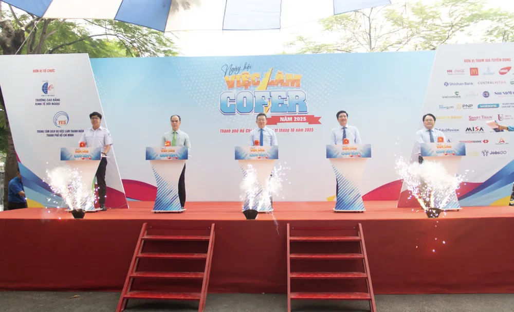Nghi thức khai mạc ngày hội COFER 2025-015.jpg