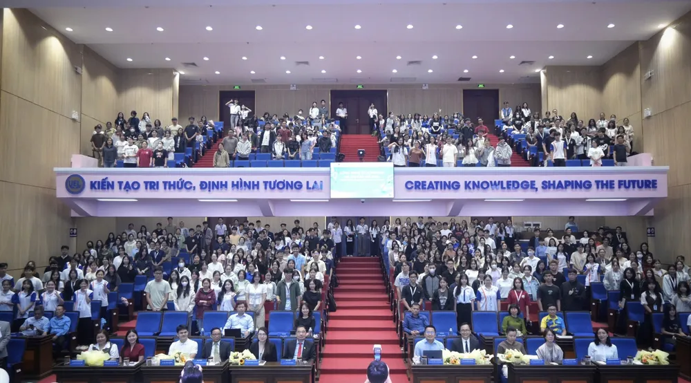 কর্মশালায় UEL-এর শিক্ষার্থী এবং প্রভাষকরা উপস্থিত ছিলেন। IMG_3061.jpg