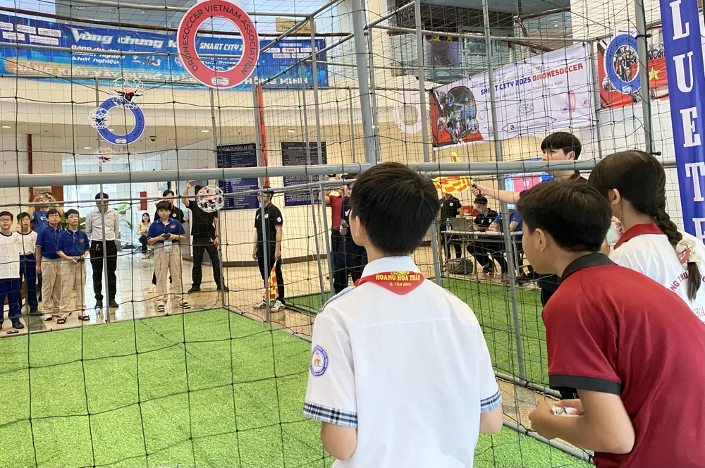 Final Sepak Bola Drone untuk Siswa Sekolah Menengah Pertama tempImagedPQmFn.jpg