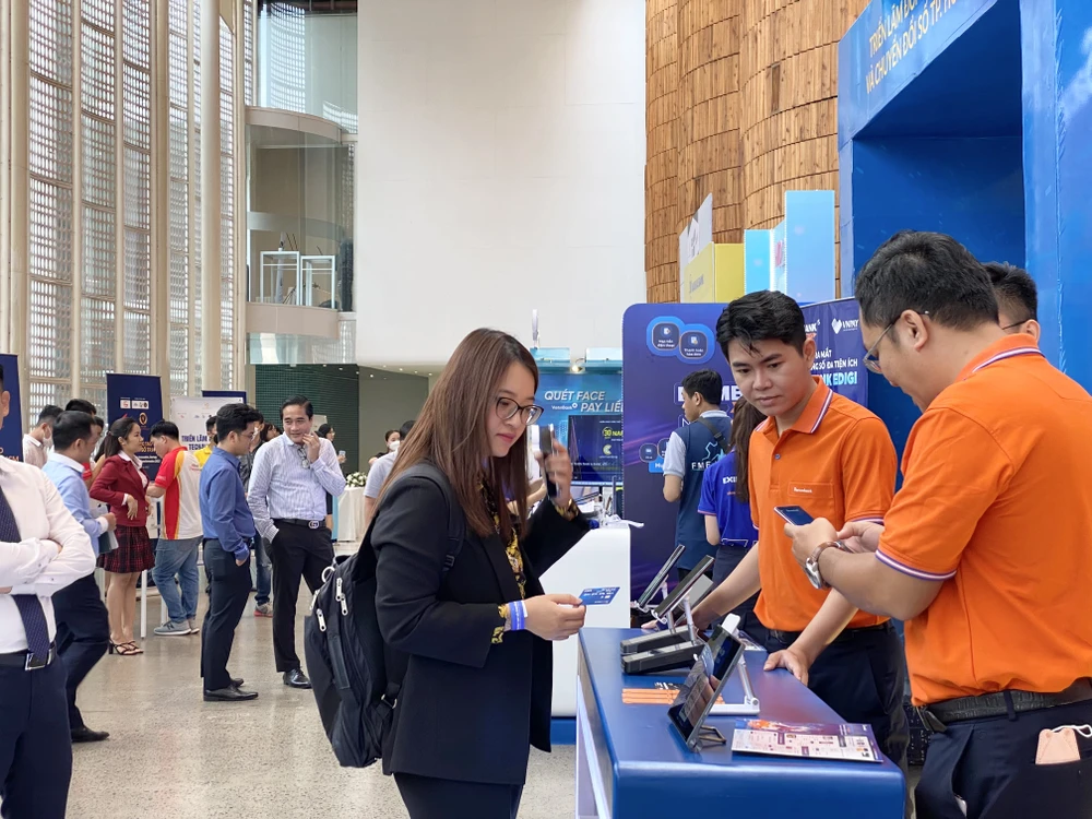 Khai mạc Chương trình đổi mới sáng tạo và chuyển đổi số TPHCM ảnh 3 Khai mạc Chương trình đổi mới sáng tạo và chuyển đổi số TPHCM ảnh 3