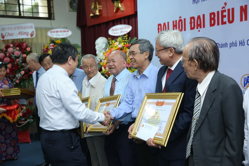 Ông Đặng Lê Dũng được bầu làm chủ tịch Hội Khoa học kỹ thuật xây dựng TPHCM ảnh 1 Ông Đặng Lê Dũng được bầu làm chủ tịch Hội Khoa học kỹ thuật xây dựng TPHCM ảnh 1
