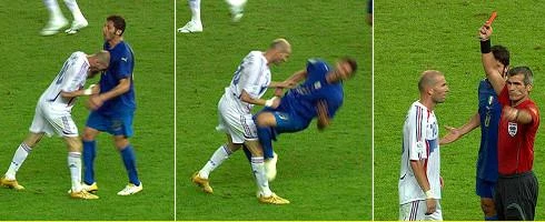 Zinedine Zidane húc đầu vào ngực Marco Materazzi và lãnh thẻ đỏ trong trận chung kết World Cup 2006. Ảnh: EFA