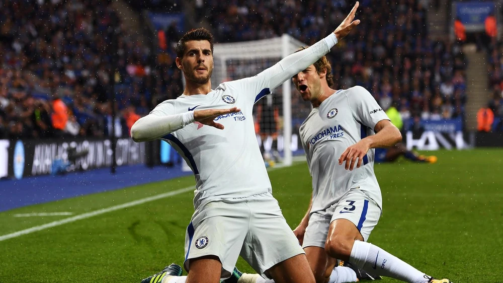 Alvaro Morata (Chelsea) mừng bàn thắng. Ảnh: EPA