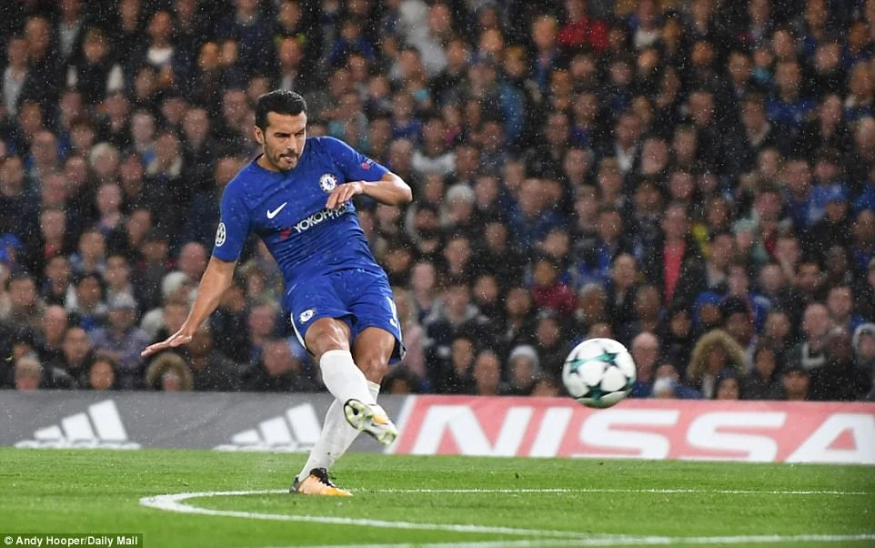 Pedro mở tỷ số sớm cho Chelsea. Ảnh: Getty Images.