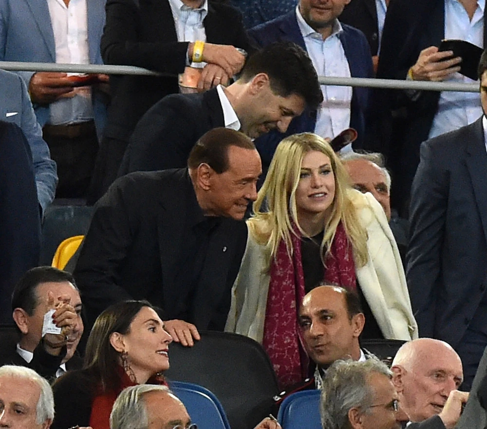 Berlusconi “có thể mua lại” AC Milan! ảnh 1 Berlusconi “có thể mua lại” AC Milan! ảnh 1