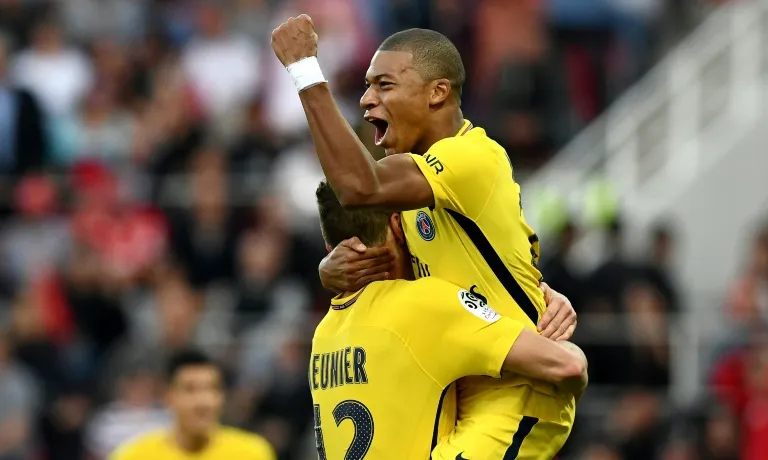 Kylian Mbappe sẽ tỏa sáng khi trở lại sân Louis II. Ảnh: Getty Images.