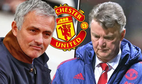 Jose Mourinho và Louis Van Gaal. Ảnh: Mirror.