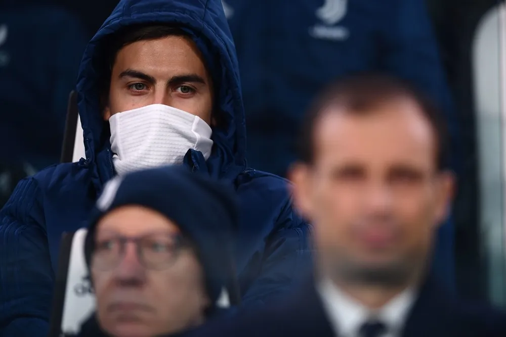 Vì sao Allegri đẩy Dybala ra băng dự bị ảnh 1