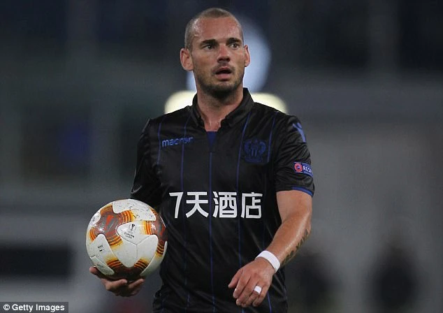 Wesley Sneijder không còn kiên nhẫn ở lại Nice. Ảnh Getty Images.