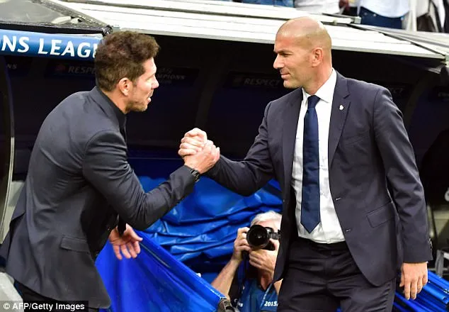 Zinedine Zidane (phải, Real Madrid) sẽ tranh ngôi á quân với Diego Simeone (Atletico Madfrid)