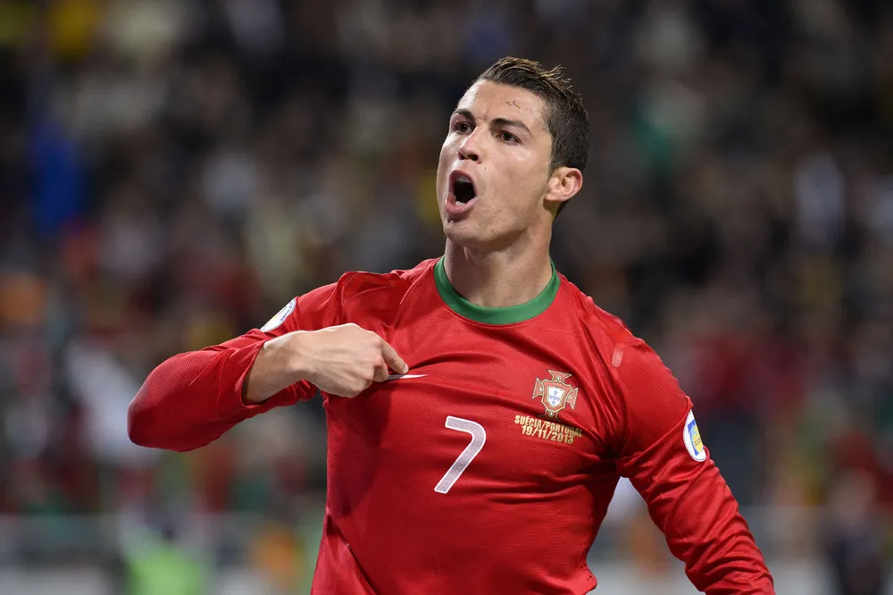 Hà Lan làm gì để ngăn Ronaldo ghi bàn? ảnh 1 Hà Lan làm gì để ngăn Ronaldo ghi bàn? ảnh 1
