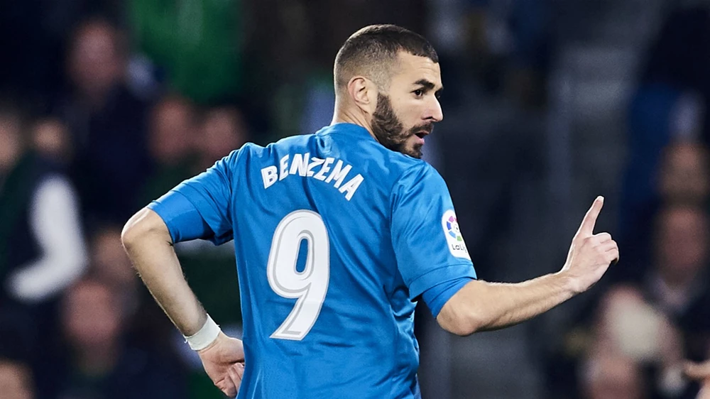 Carlo Ancelotti đang rất muốn có Karim Benzema ở Napoli.