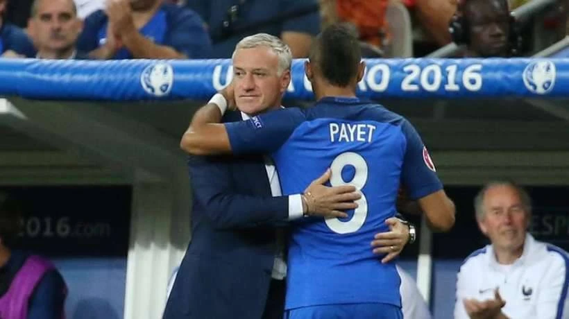 Didier Deschamps đóng cửa với Dimitri Payet