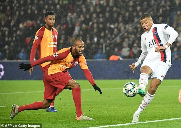 Vì sao Neymar phải nhường Cavani đá 11m ảnh 3