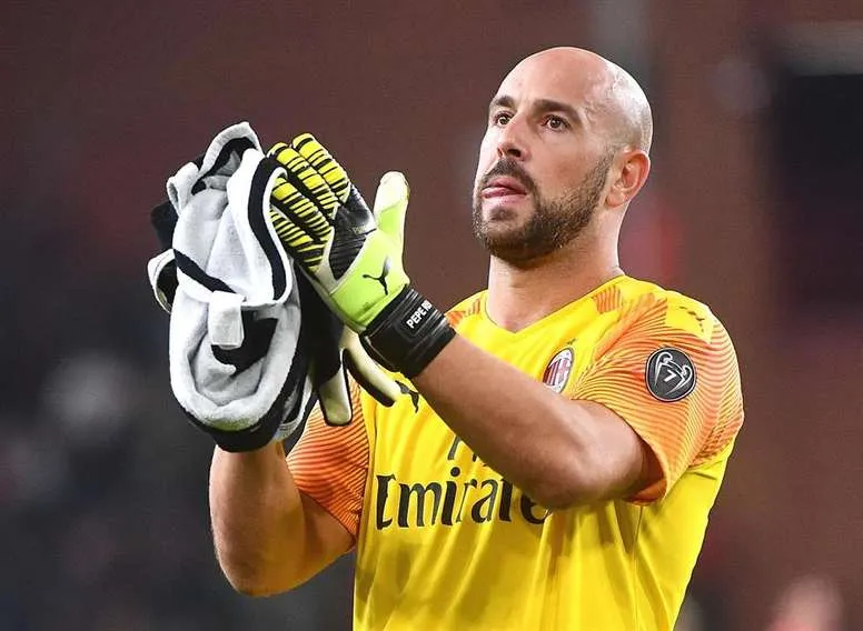 Hụt hơi trong 25 phút, cựu thủ thành Liverpool Pepe Reina tưởng mình mất mạng vì Covid-19