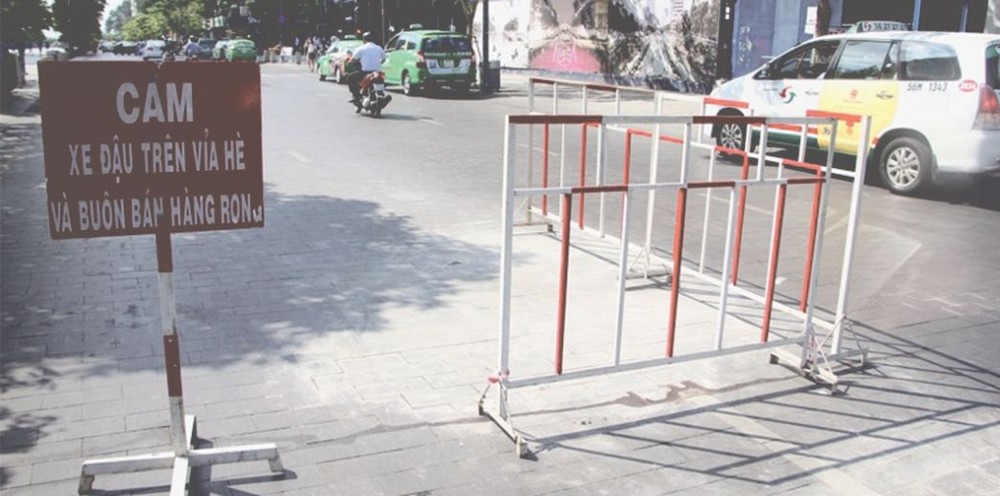 阮惠步行街花崗石又脫落