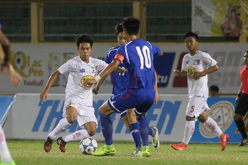 嘉萊黃英隊（白衣）對台灣隊比賽一瞥。