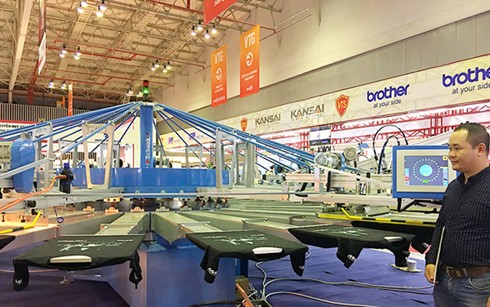 全自動紡織印花機將提高紡織品成衣部門的產量。