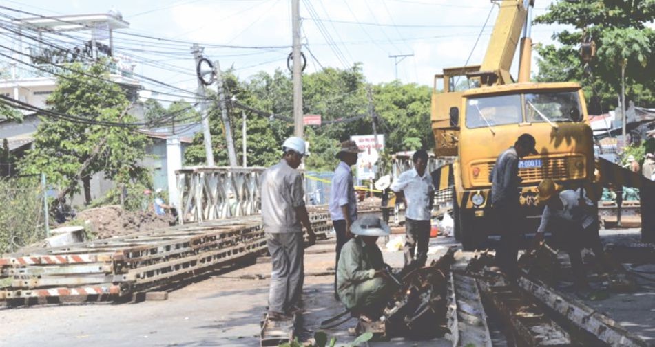 貢迪廟橋倒塌 省路交通中斷