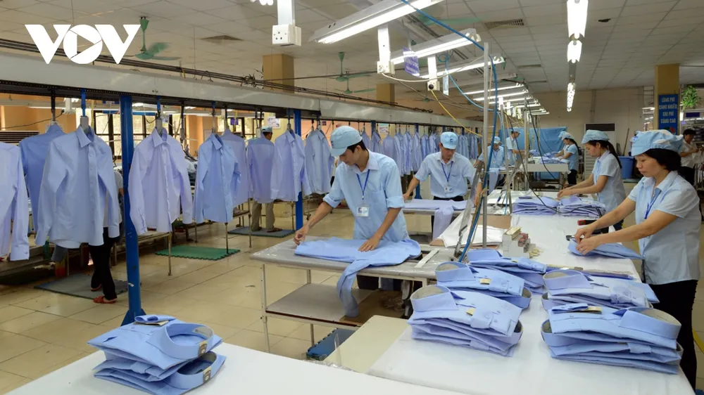 Trong quý II này, các DN dệt may vẫn phải đối mặt với nhiều khó khăn do sức mua từ các thị trường lớn như Mỹ, EU giảm mạnh. Trong quý II này, các DN dệt may vẫn phải đối mặt với nhiều khó khăn do sức mua từ các thị trường lớn như Mỹ, EU giảm mạnh.