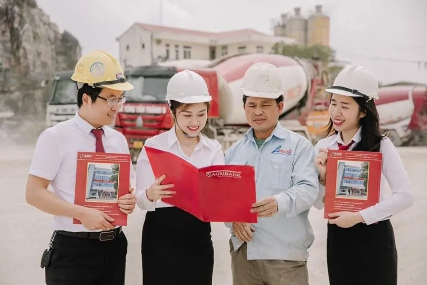 Agribank là NHTM Nhà nước tiên phong trong việc triển khai chương trình tín dụng ưu đãi quy mô 100.000 tỷ đồng và 500 triệu USD dành cho khách hàng doanh nghiệp Agribank là NHTM Nhà nước tiên phong trong việc triển khai chương trình tín dụng ưu đãi quy mô 100.000 tỷ đồng và 500 triệu USD dành cho khách hàng doanh nghiệp