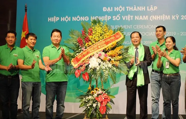 Nguyên Bộ trưởng Bộ NN&PTNT Nguyễn Xuân Cường tại Đại hội thành lập VIDA Nguyên Bộ trưởng Bộ NN&PTNT Nguyễn Xuân Cường tại Đại hội thành lập VIDA