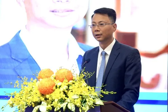 Phó vụ trưởng Vụ Thanh toán Ngân hàng nhà nước Lê Anh Dũng phát biểu tại hội thảo. Phó vụ trưởng Vụ Thanh toán Ngân hàng nhà nước Lê Anh Dũng phát biểu tại hội thảo.