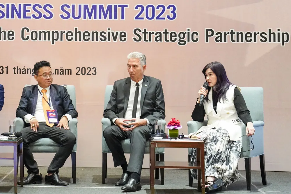 Phó Tổng giám đốc Vietjet Air Hồ Ngọc Yến Phương chia sẻ tại hội thảo