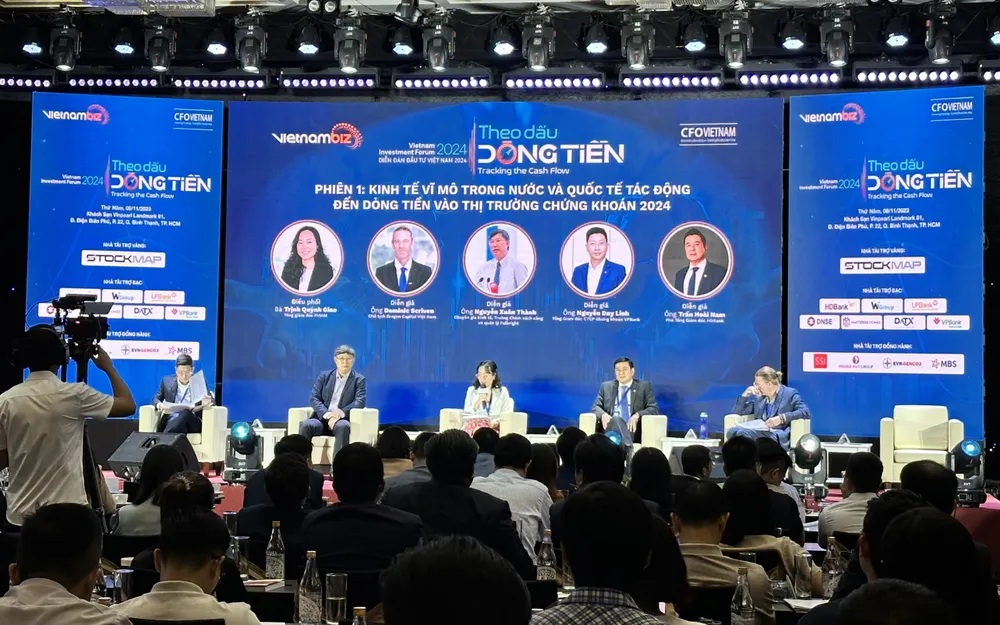 Các diễn giả tại phiên thảo luận của Diện đàn đầu tư Việt Nam 2023